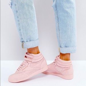 Vintage hi top Reebok Classics original size 7.5.